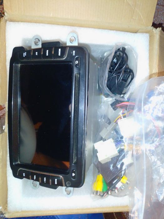 Am pentru vânzare car play de origine Dacia/Renault in stare buna