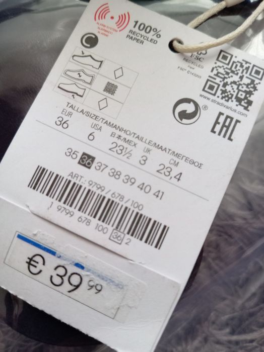 Papuci Stradivarius, mărime 36 și 38. Preț  70 buc