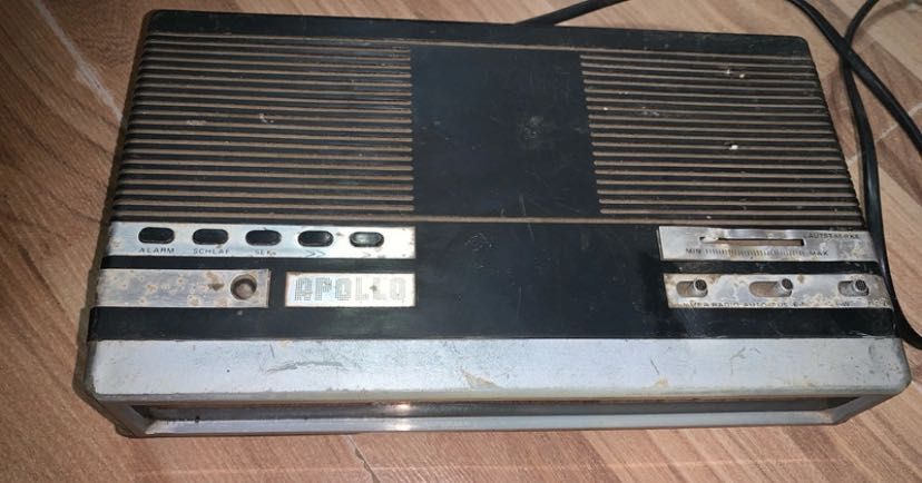 radio portabil apollo foarte vechi