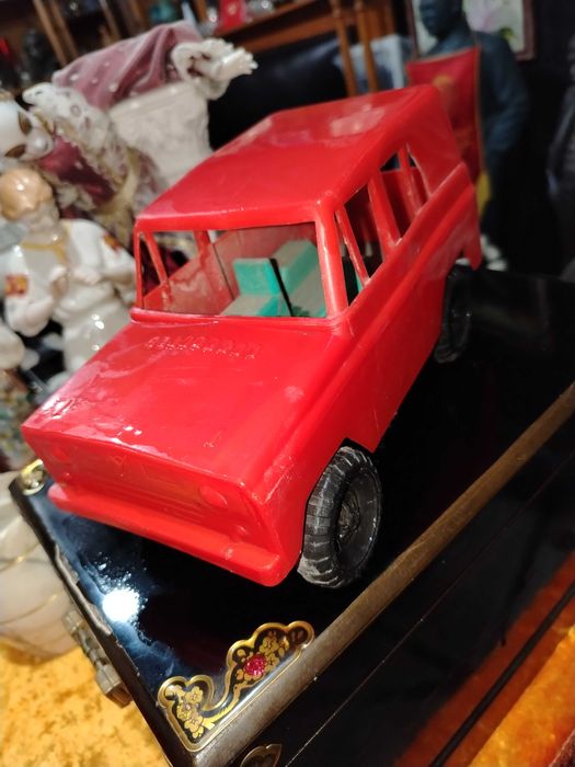 Редкая игрушка СССР, УАЗ. пластик.