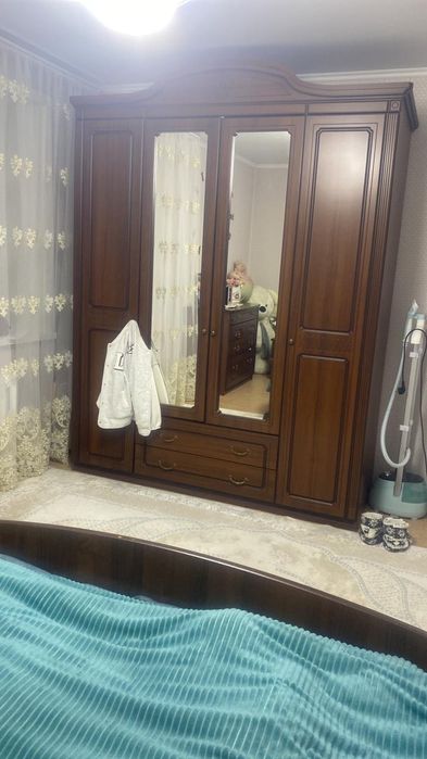 Продам спальный гарнитур