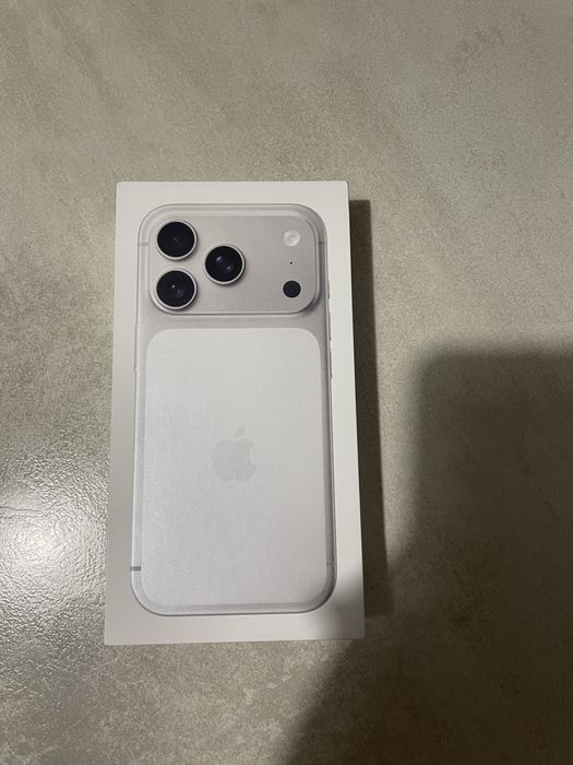 Iphone 17 pro silver
