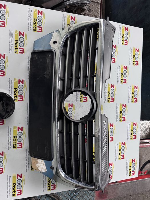 Grila fata centrala VW Passat B6 2005-2010