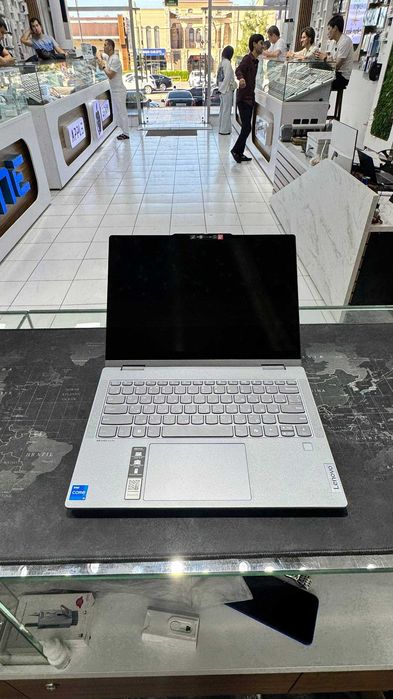 Lenova IdePad 5 14 dyum