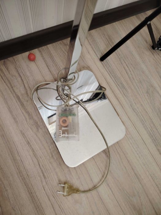 Светильник напольный