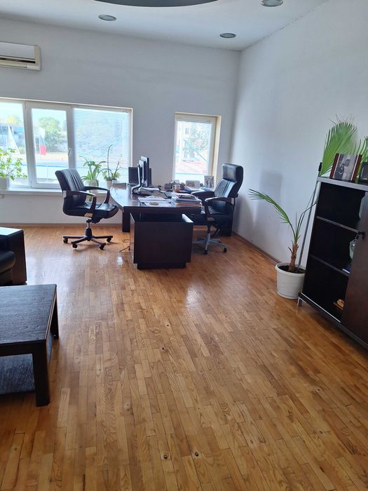 Продава се Промишлена сграда в Ямбол, Промишлена зона - 2700 кв.м за 450 €/кв.м - Снимка #13