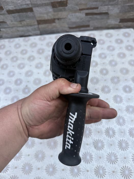 Акумулаторен перфоратор MAKITA DHR182