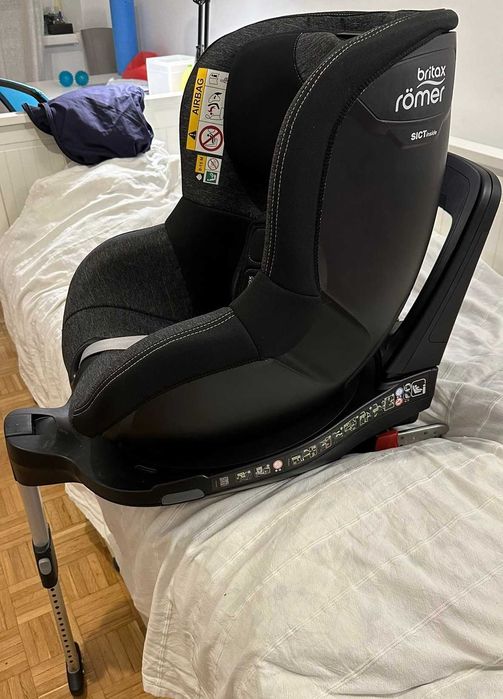 Scaun auto rotativ pentru copii cu baza inclusă Dualfix Britax