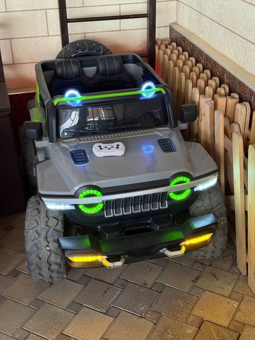 Электромобиль детский