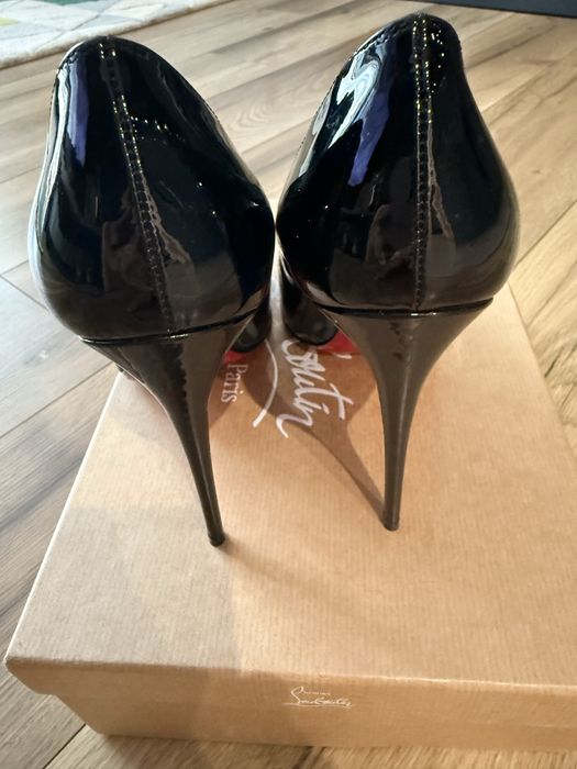 Christian Louboutin size 40