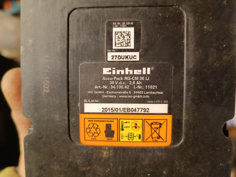 Masina de tuns iarba cu acumulatori