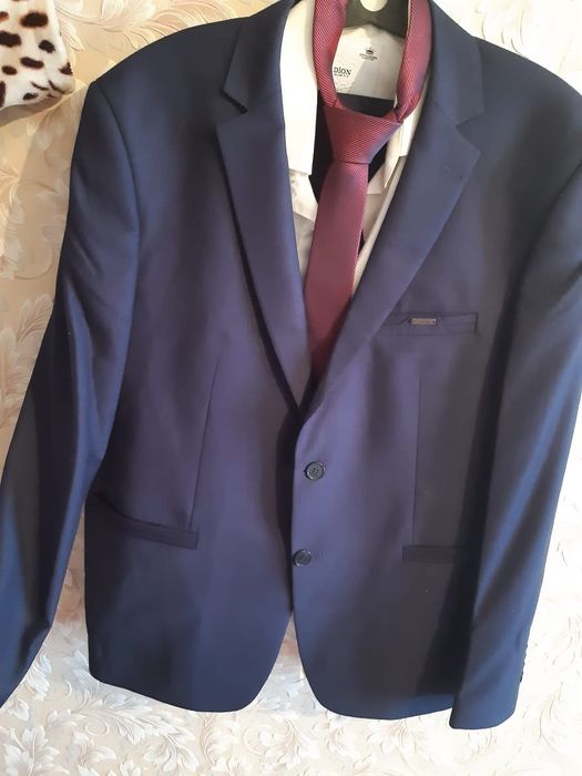 Продам мужской костюм.