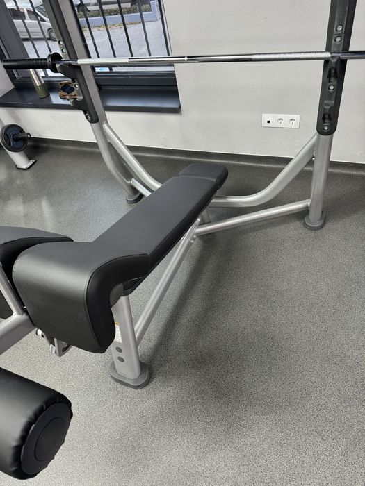 Banca piept declinata life fitness