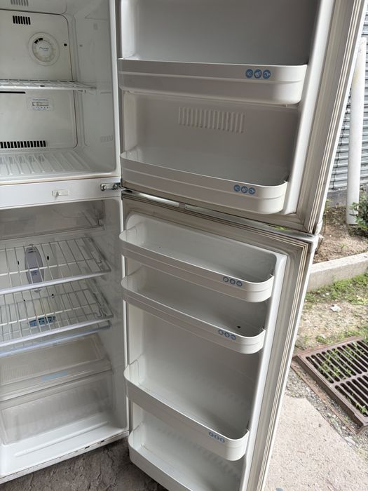 Холодильник в хорошем состояний