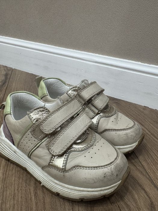 Детская девьчая обувь