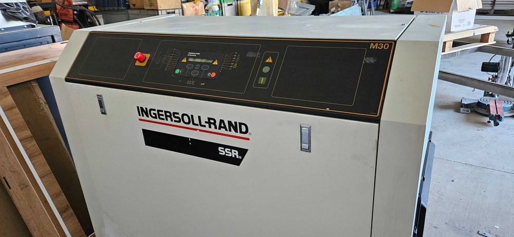 Compresor cu șurub Ingersoll-Rand SSR M30 – NOU (neutilizat) + Drier inclus - 34.5kW