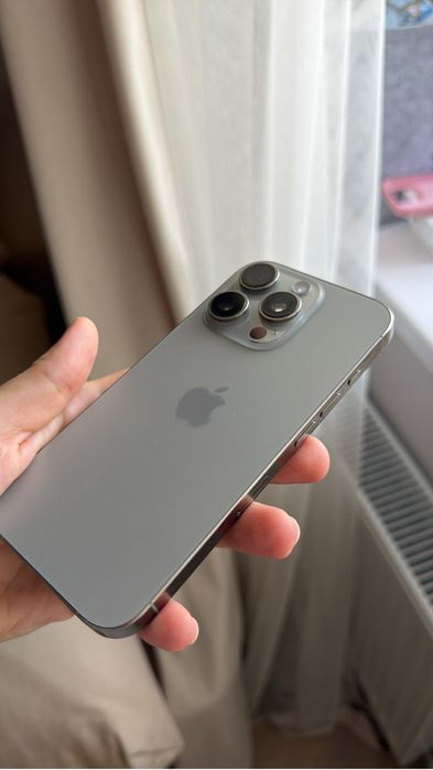 Продам iphone 16 pro