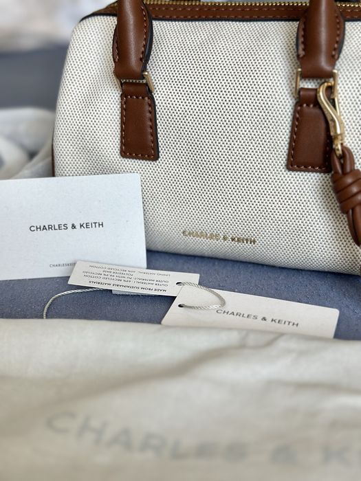 Дамска чанта CHARLES & KEITH