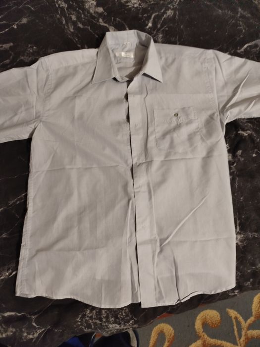 Отдам даром две рубашки