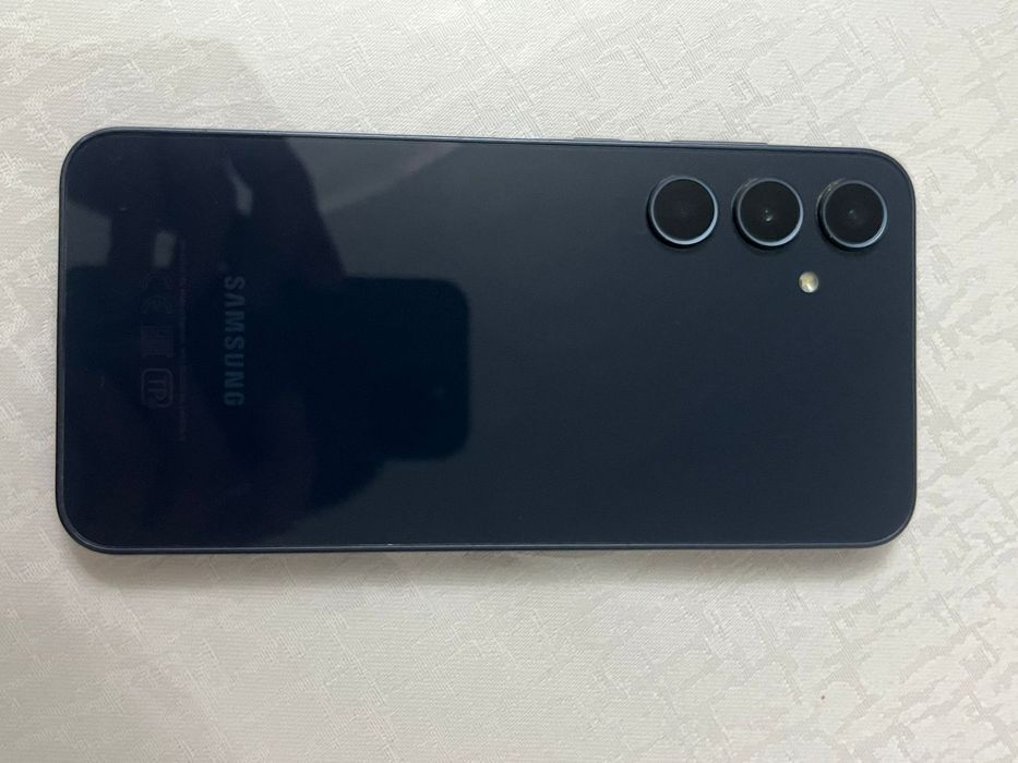 Самсунг А35 android