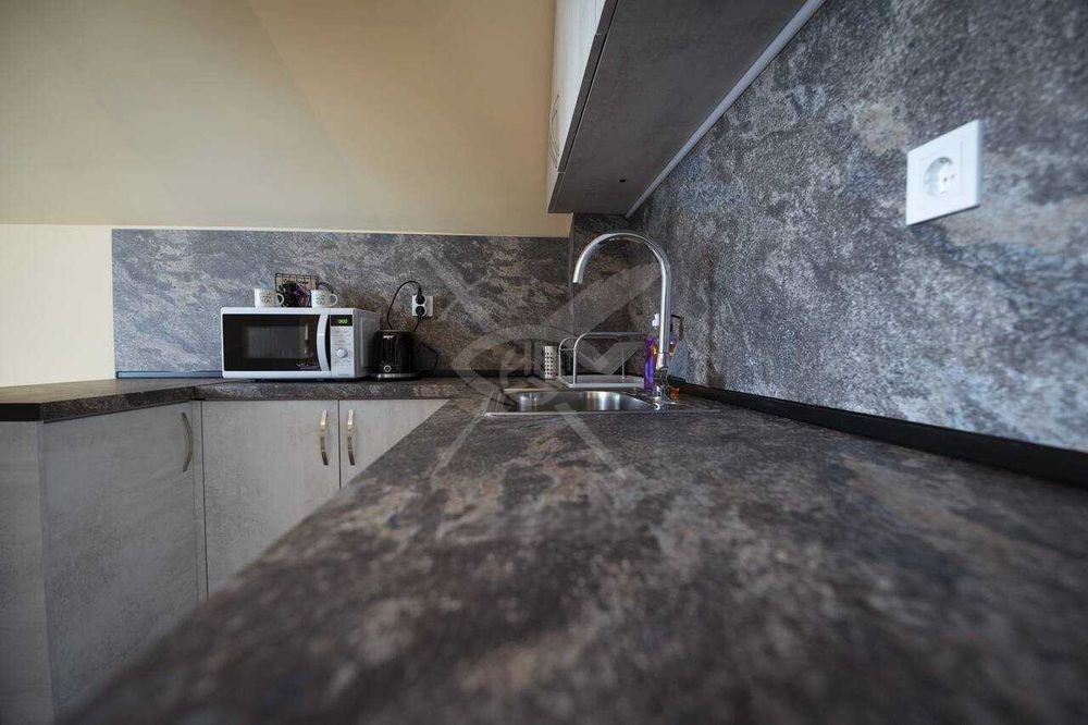 Дава се под наем Тристаен апартамент в Пловдив, Център - 140 кв.м за 1146.99 € - Снимка #11