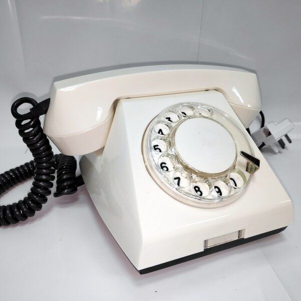 Domashni telefon antikvar