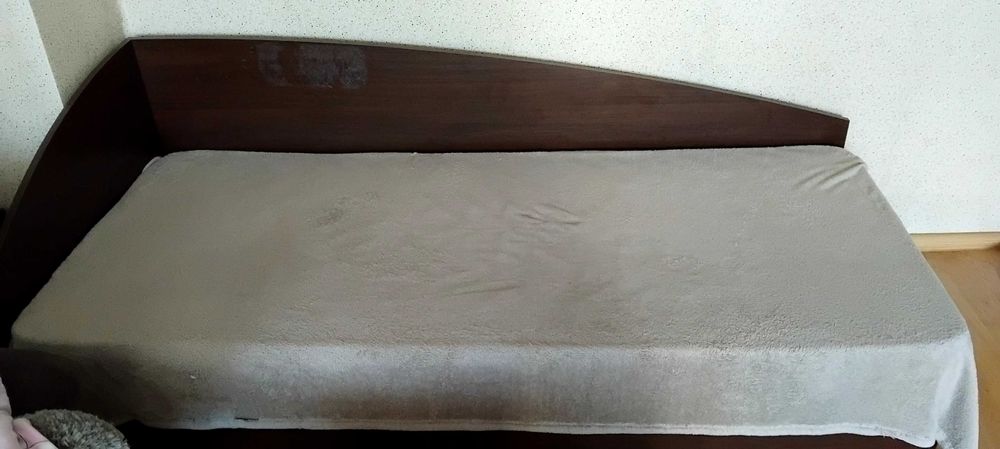 Продавам запазени мебели