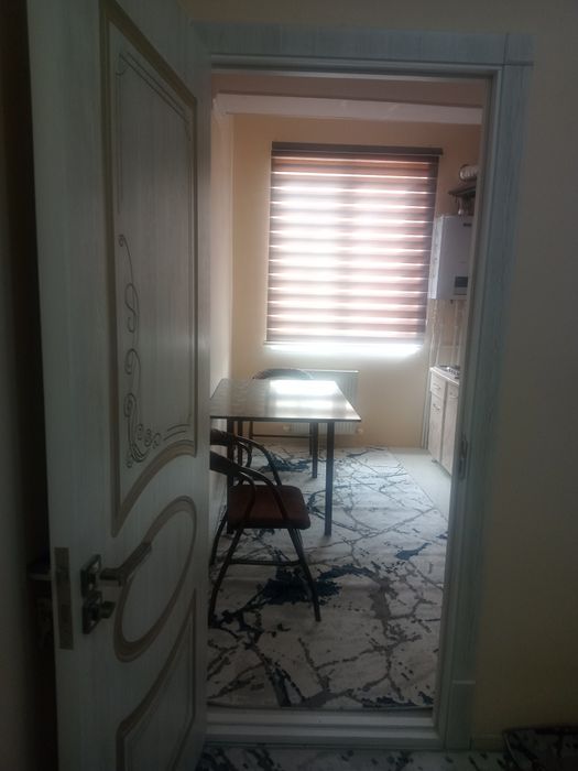 Kvartira ijaraga beriladi 7 mikr yulni ustidagi dom zaxratun joylashga