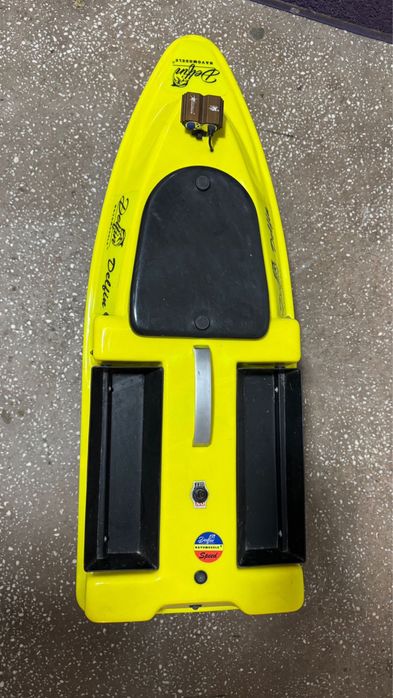 Navomodel delfin pescuit