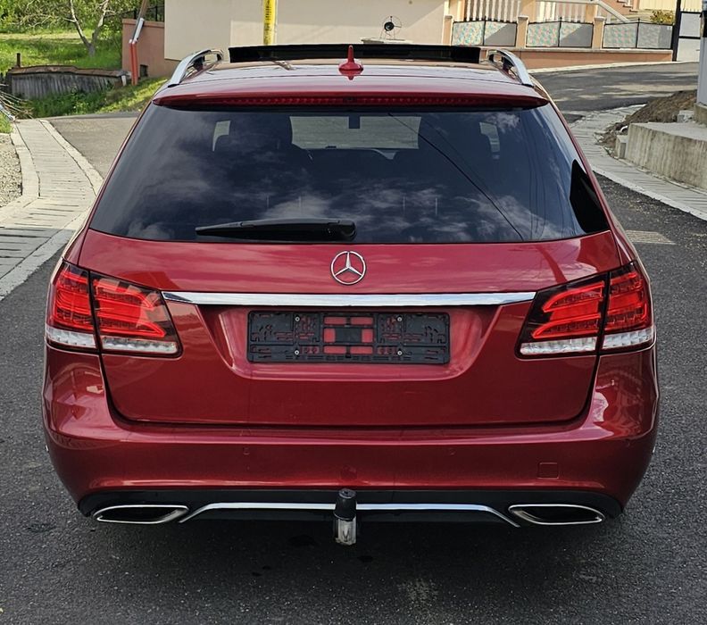 Mercedes E Class - 7 locuri ! Rate.