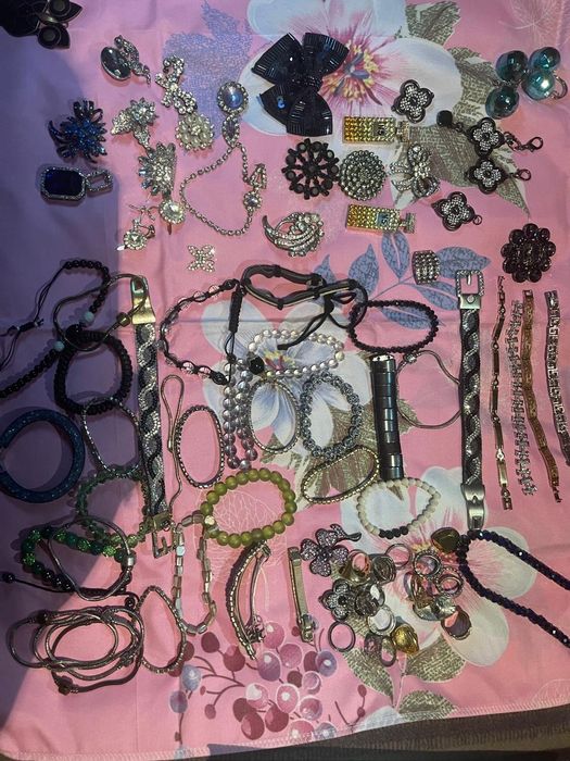 Продам браслеты кольца бусы