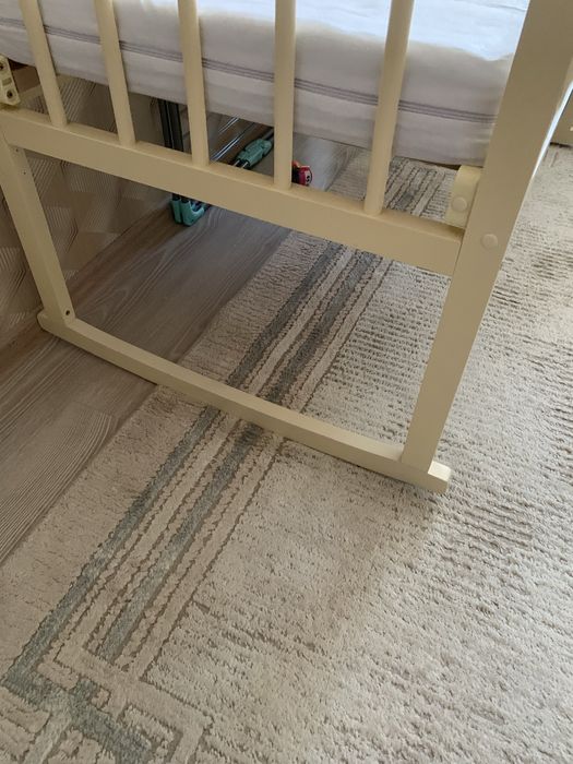 Продам детскую кроватку