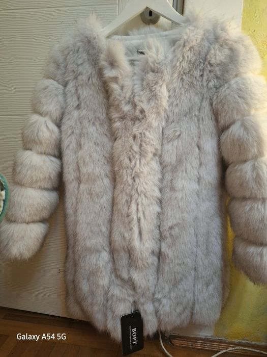 Haina scurta blana artificiala