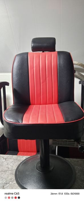 Продам парикмахерскую