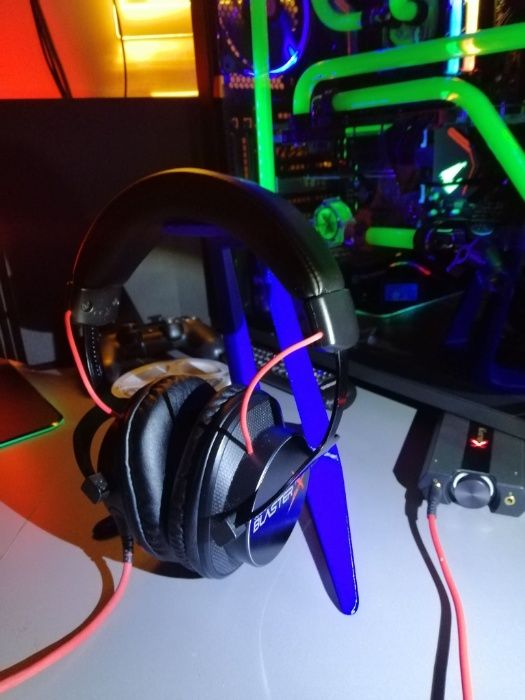Геймърска стойка за слушалки