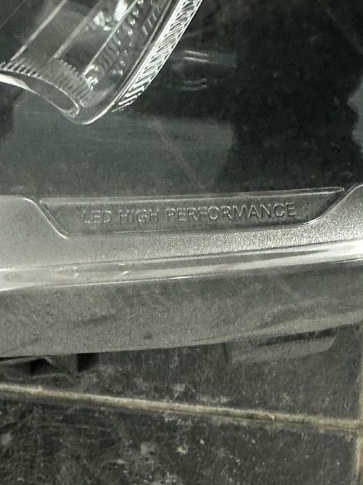 Ляв фар Mercedes GLA W156 Led High Performance