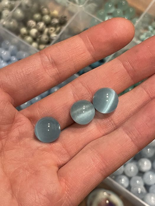 Кутия мъниста за бижута — естествени камъни, минерали и други