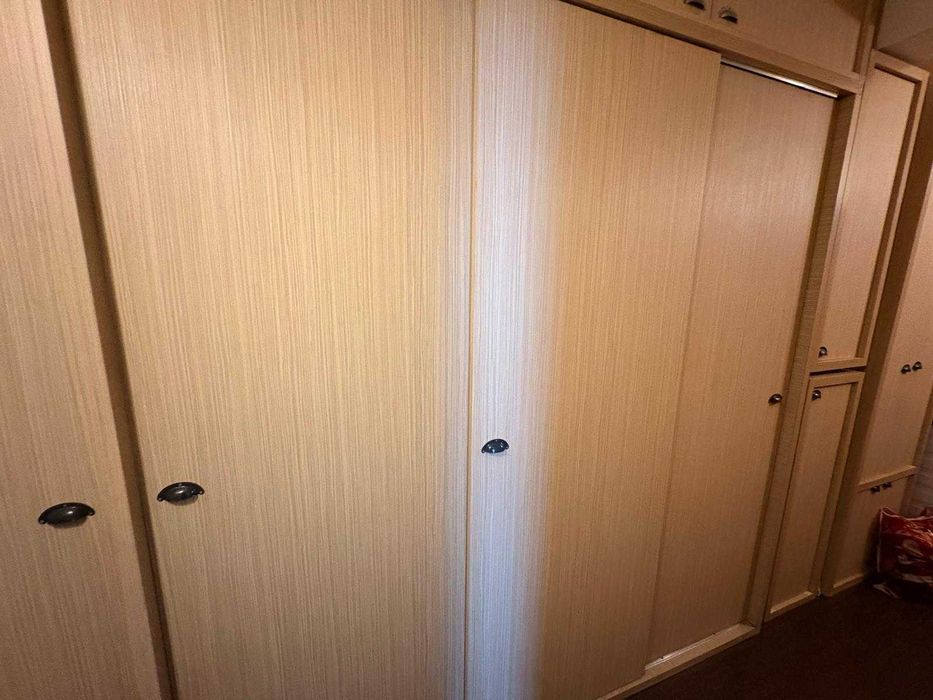 Dulapuri executate la comandă – PAL, stare foarte bună