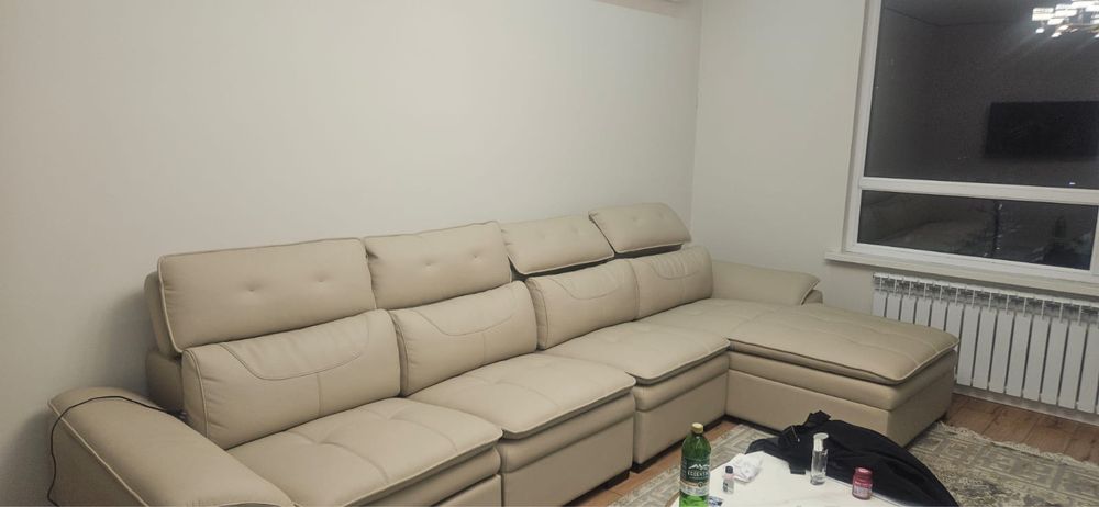 Диван кожанный  большой