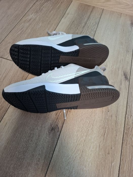Adidasi Nike Air