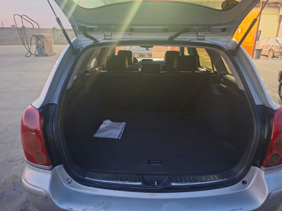 Toyota Avensis 2004