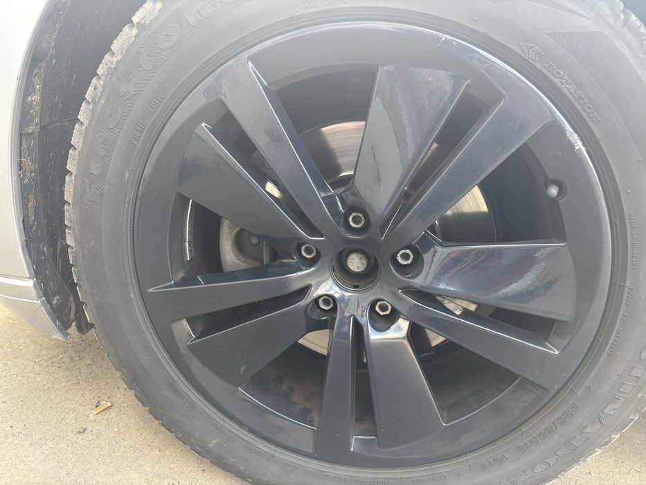 Vand jante seat r18 ,se potrivesc pe vw ,skoda,audi pretul este de 2000 ron fara anvelope sau cu anvelope la pretil de 2600 ron (235 50 r18)