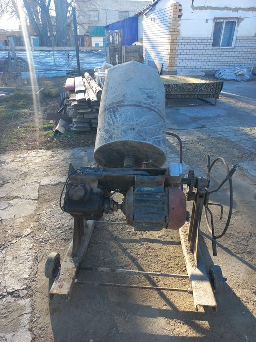 Продам бетономешалку.