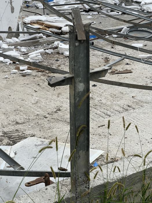 Vand 20arce de metal pentru constructii sera, ciupercarie