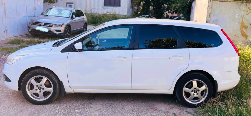 FORD Focus 2010 — imagine 3
