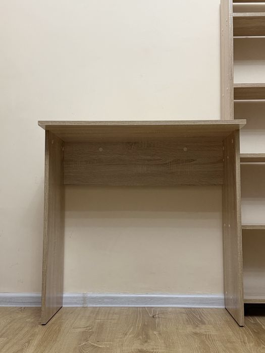 Продаю Компактный Стол