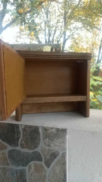 Дървено ,мини шкафче.Домашна аптечка