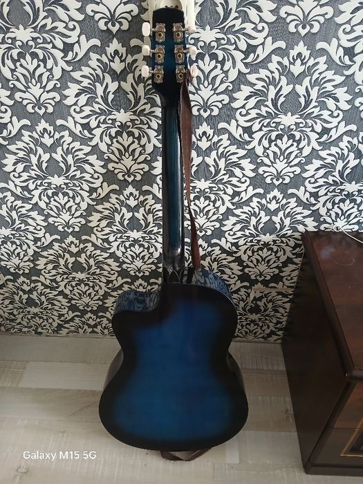 Гитара зеленный срочно продам