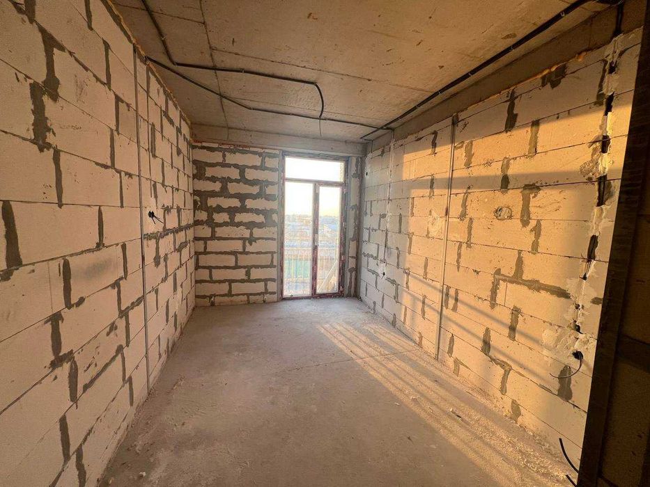 Срочно! Битган Новостройкадан ремонтга тайёр 2 хонали 66кв.м. 48000у.е