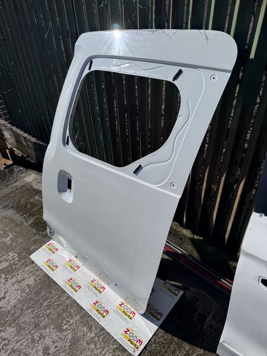 Usa stanga laterala culisanta Dacia Dokker cu geam